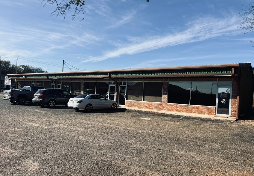 Primary Photo Of 963 S Memorial Dr, Prattville General Retail For Lease