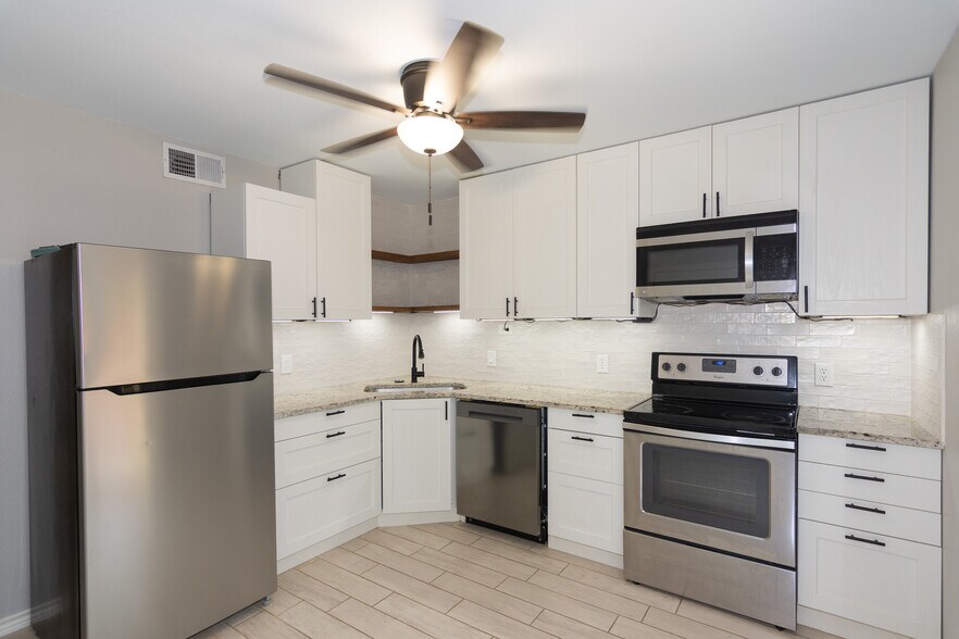 More Photos Of 114 Scofield Ave, Johnson City Apartments For Sale