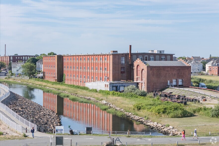 More Photos Of 11 Cove St, New Bedford Manufacturing For Sale