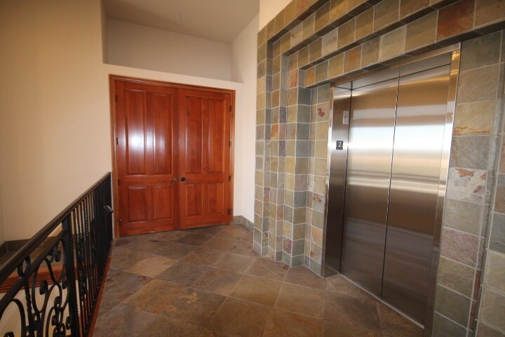 More Photos Of 2575 Montessouri St, Las Vegas Loft Creative Space For Lease
