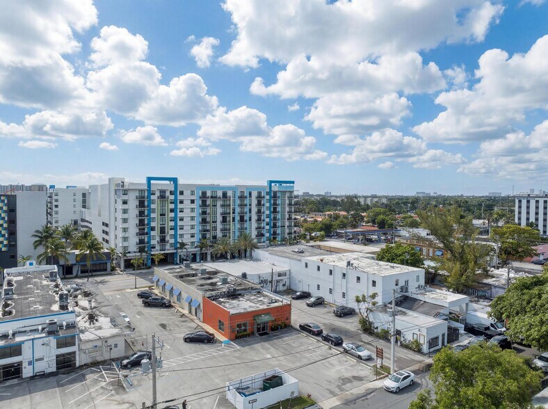 More Photos Of 13-17 N Federal Hwy, Dania Storefront For Sale