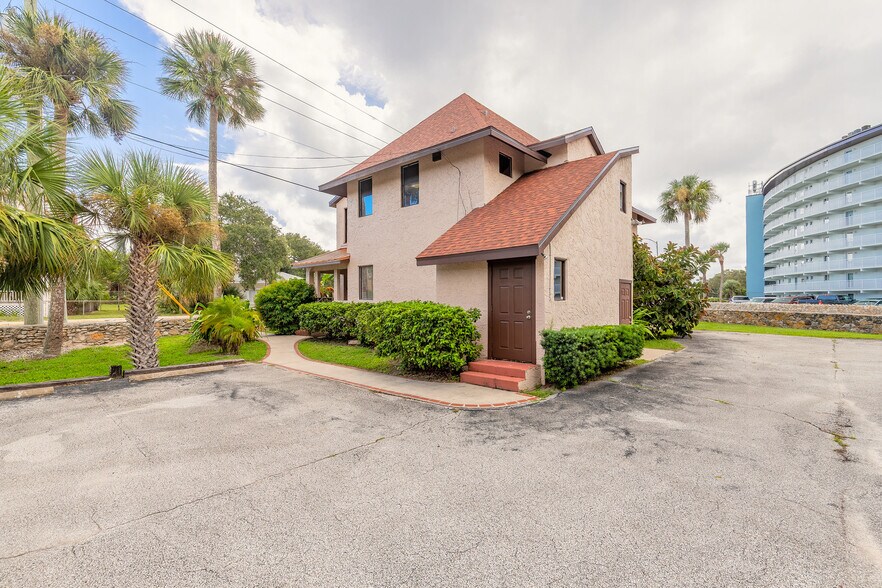 More Photos Of 213 Silver Beach Ave, Daytona Beach Office For Sale