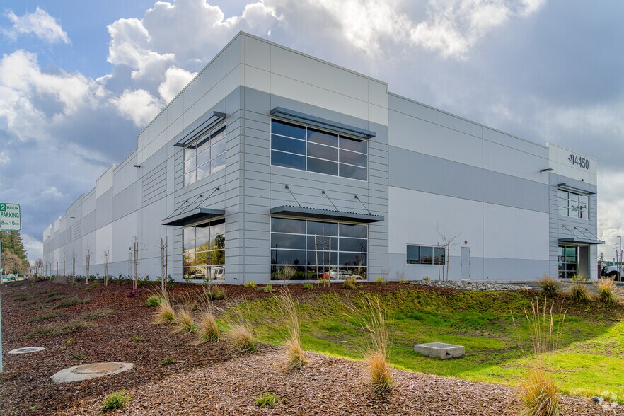 More Photos Of 4450 Raley Blvd, Sacramento Warehouse For Lease