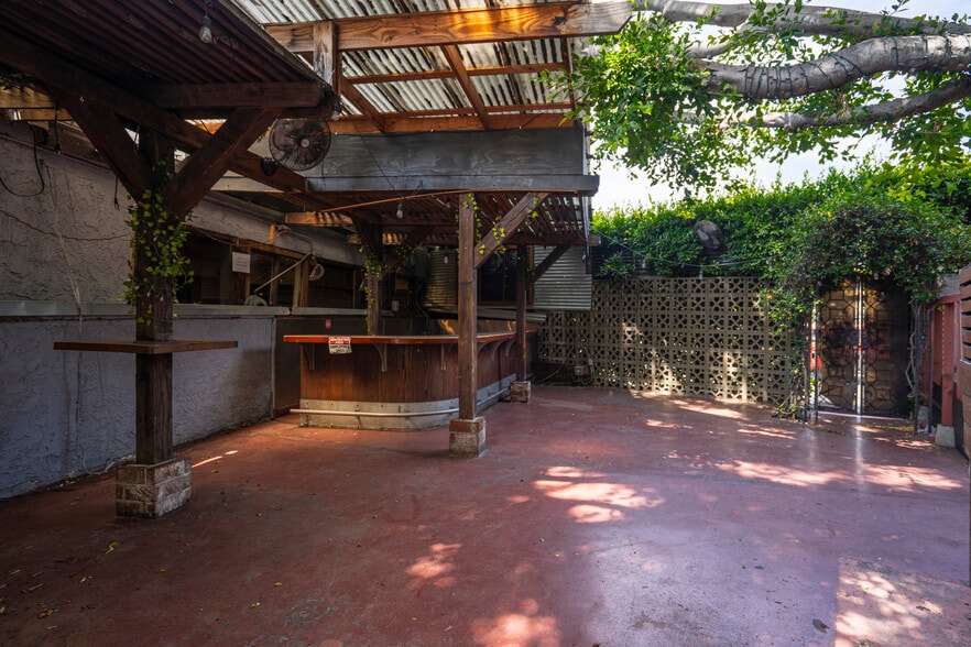 More Photos Of 1350 S La Brea Ave, Los Angeles Restaurant For Sale