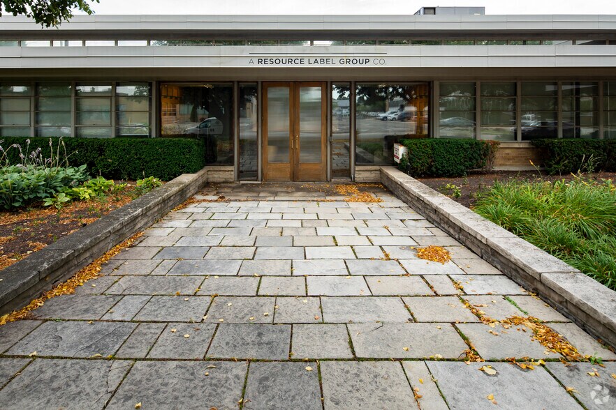 More Photos Of 32 Cranfield Rd, Toronto Industrial For Sale