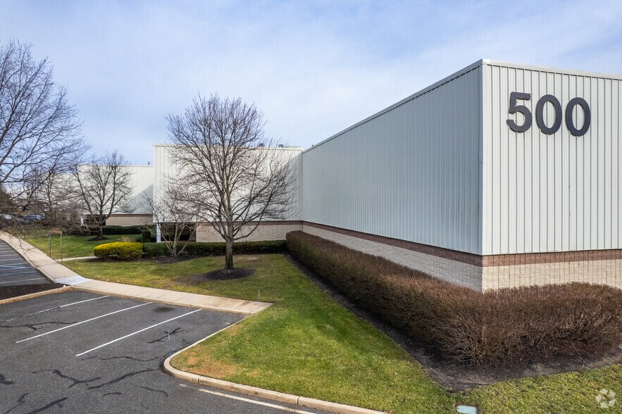 More Photos Of 500 Richards Run, Burlington Warehouse For Lease