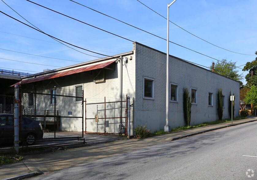 More Photos Of 381 Venable St NW, Atlanta Office For Sale