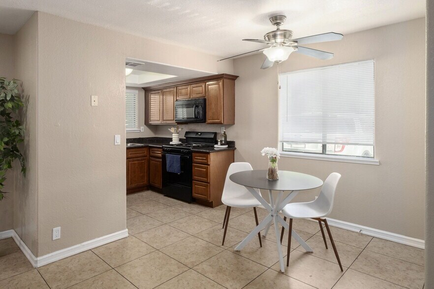 More Photos Of 4308 E Woodward Ave, Fresno Apartments For Sale