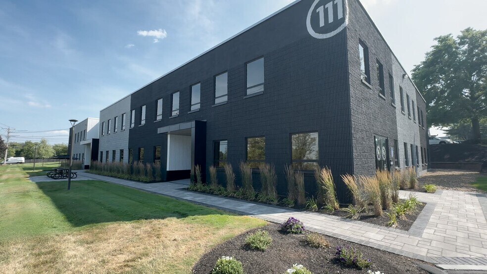 More Photos Of 99 S Bedford St, Burlington Unknown For Lease