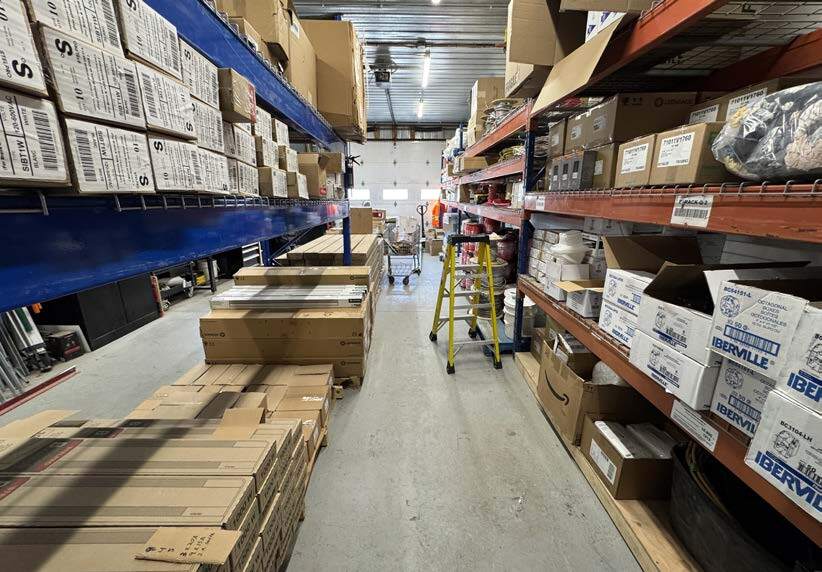 More Photos Of 700 Boul Saint-Laurent O, Louiseville Manufacturing For Sale