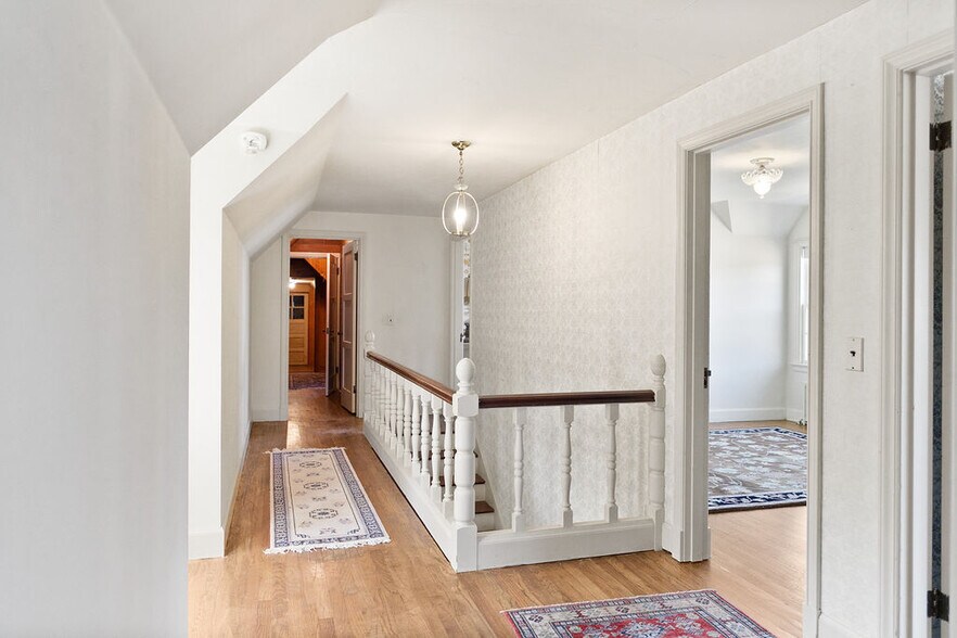 More Photos Of 3026 Marine Dr, Bremerton Specialty For Sale