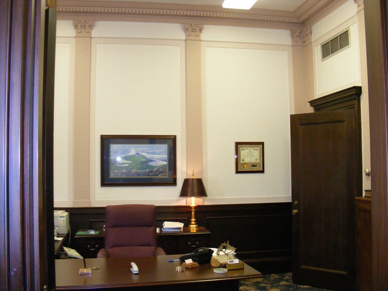 More Photos Of 404 N Main St, Oshkosh Office For Lease