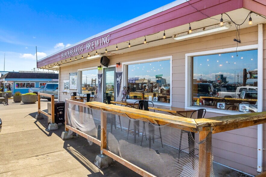 More Photos Of 2401 Westhaven Dr, Westport Flex For Sale