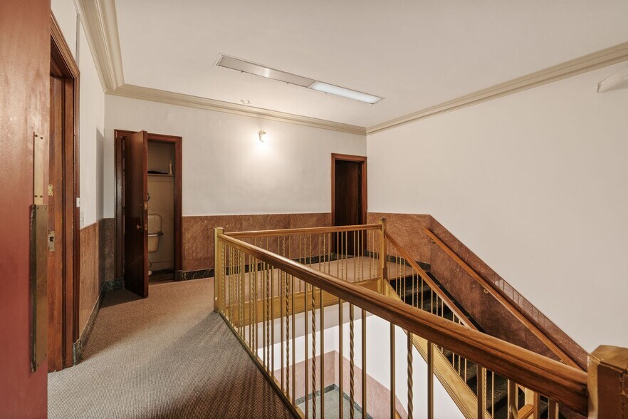 More Photos Of 175 W Washington St, Chicago Office For Sale