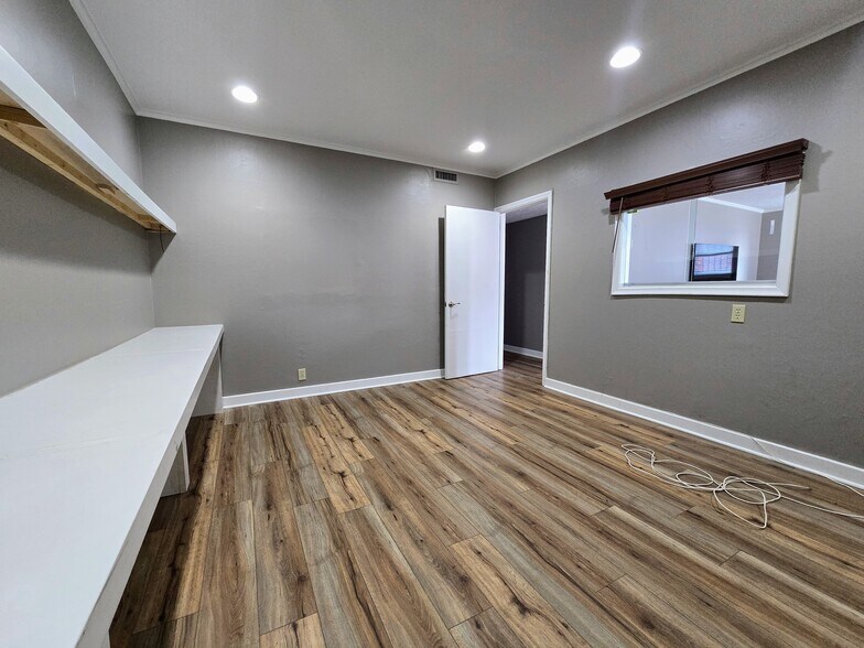 More Photos Of 5010 Dodge St, Omaha Office For Lease