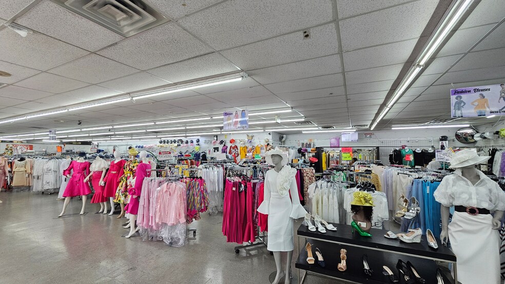 More Photos Of 12208 NW 7th Ave, Miami Freestanding For Lease