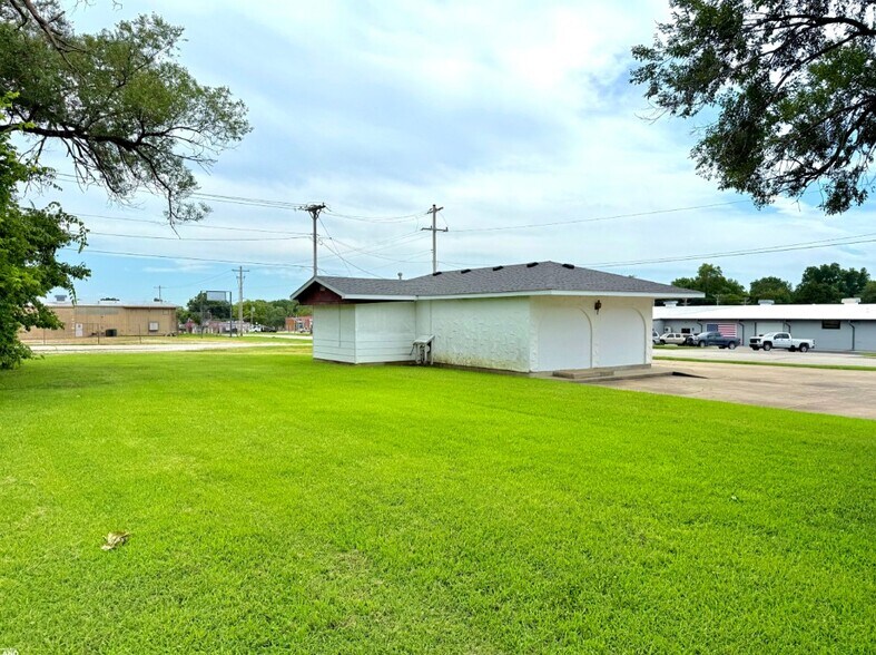 More Photos Of 630 W Cherry St, Chanute Land For Sale