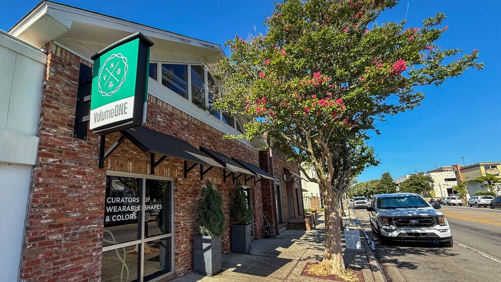 More Photos Of 7-15 W Main St, Pensacola Office For Lease