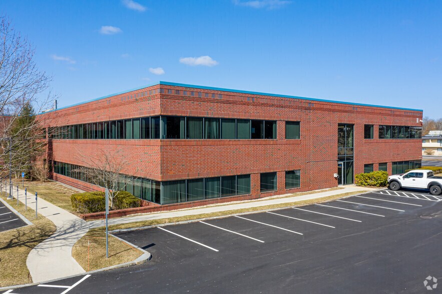 More Photos Of 9-11 Hampshire St, Mansfield Office For Lease