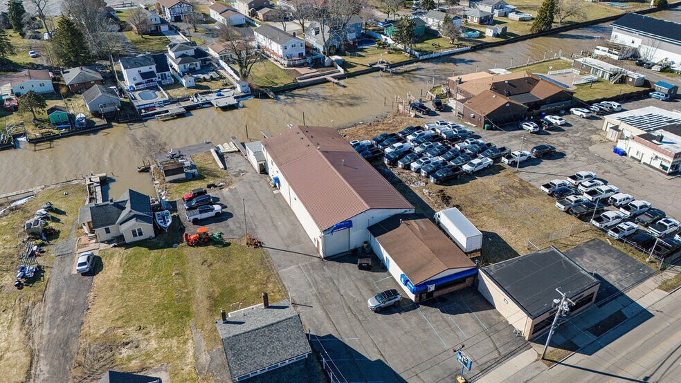 Primary Photo Of 7813 Buffalo Ave, Niagara Falls Showroom For Sale