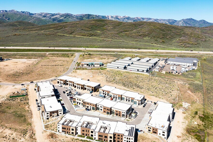 More Photos Of 4554 Forestdale Dr, Park City Light Manufacturing For Sale
