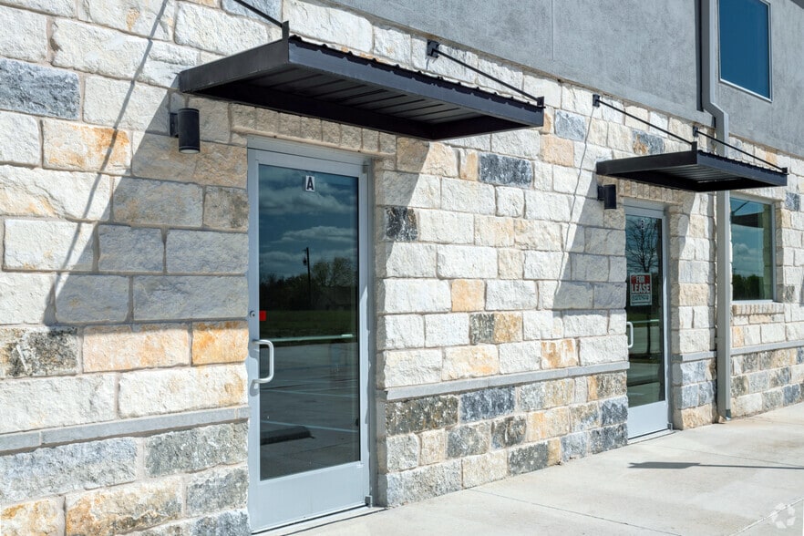 More Photos Of 7696 183A Toll Rd, Leander Warehouse For Lease