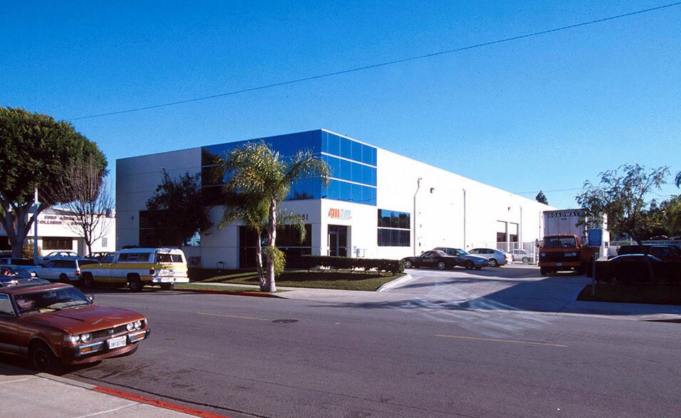 More Photos Of 1351 Logan Ave, Costa Mesa Warehouse For Lease