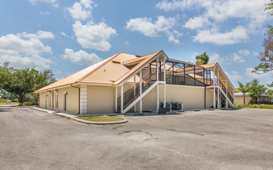 More Photos Of 150 Pondella Rd, North Fort Myers Medical For Sale