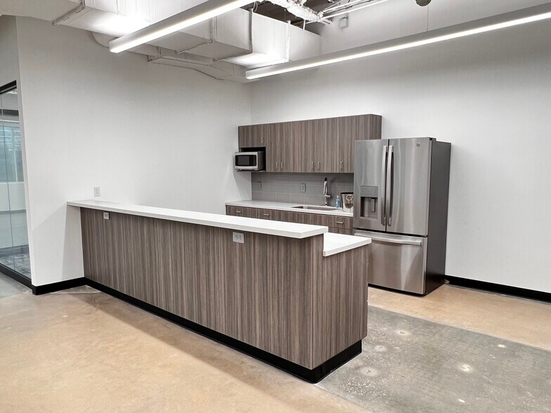 More Photos Of 66 E Wadsworth Park Dr, Draper Office For Lease