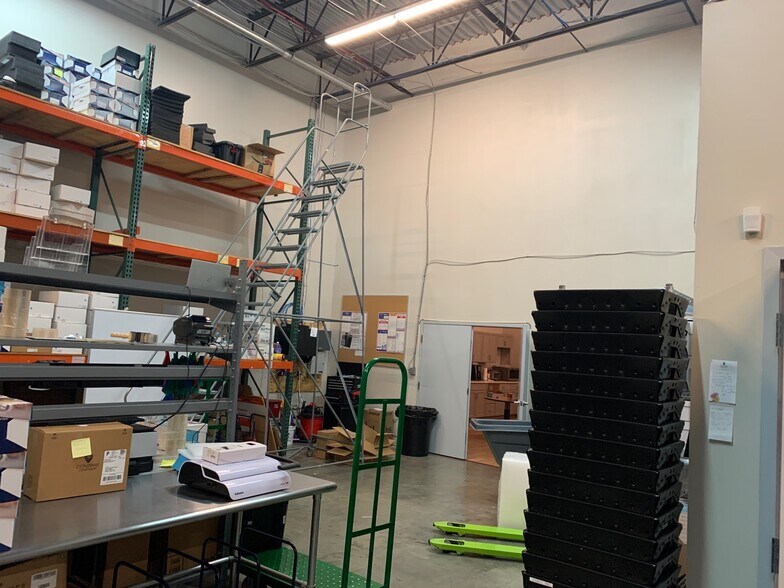 More Photos Of 7519 Pennsylvania Ave, Sarasota Office For Lease