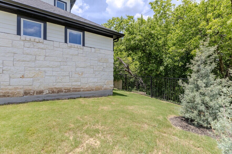 More Photos Of , Round Rock Multifamily For Sale