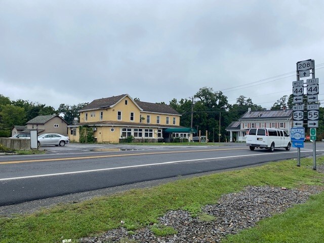 More Photos Of 600 Route 208, Gardiner Freestanding For Sale