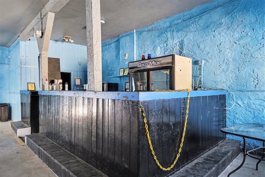 More Photos Of 1013 Historic Goldsboro Blvd, Sanford Light Manufacturing For Sale