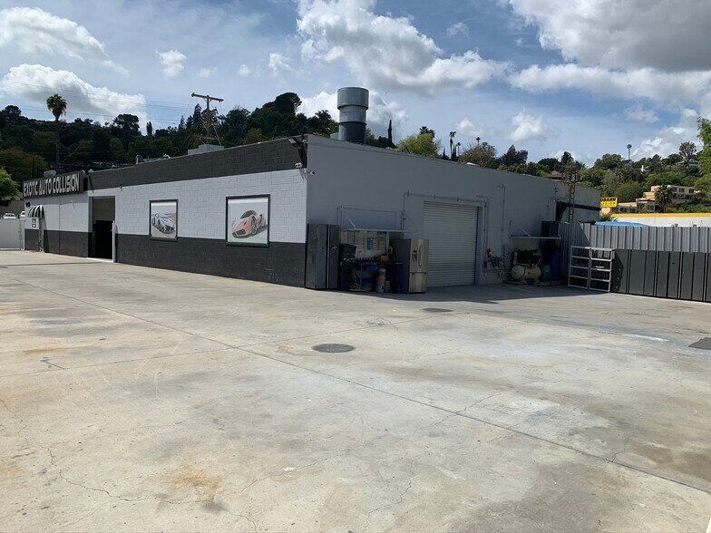 More Photos Of 11481 Ventura Blvd, Studio City Auto Repair For Lease
