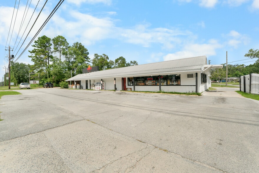 Primary Photo Of 512 S US Highway 301, Jesup Storefront For Sale