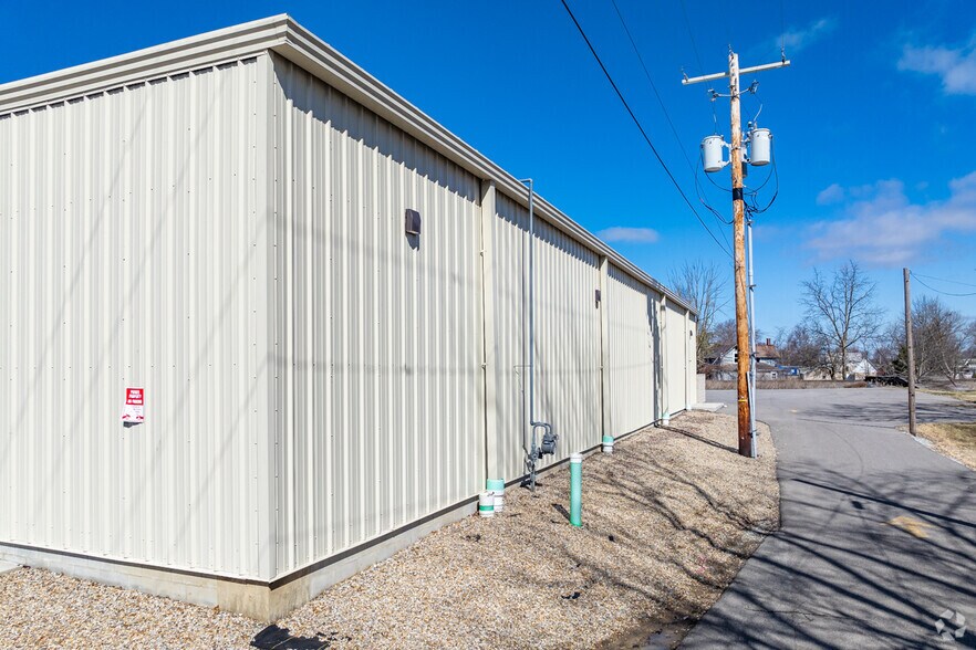 More Photos Of 56 N High St, La Rue Convenience Store For Sale