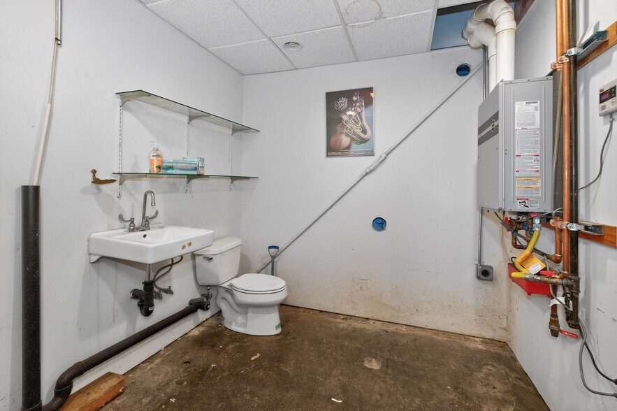 More Photos Of 700 Sunset Pond Ln, Bellingham Industrial For Sale