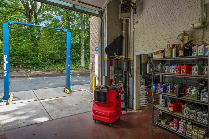 More Photos Of 11410 N Shore Dr, Reston Service Station For Sale