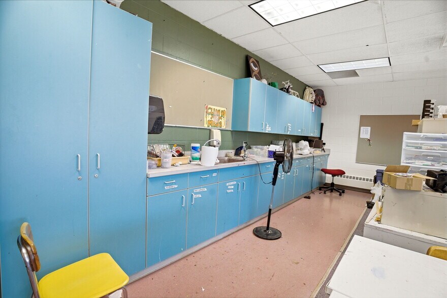 More Photos Of 6541 16TH Ave S, Richfield Schools For Lease
