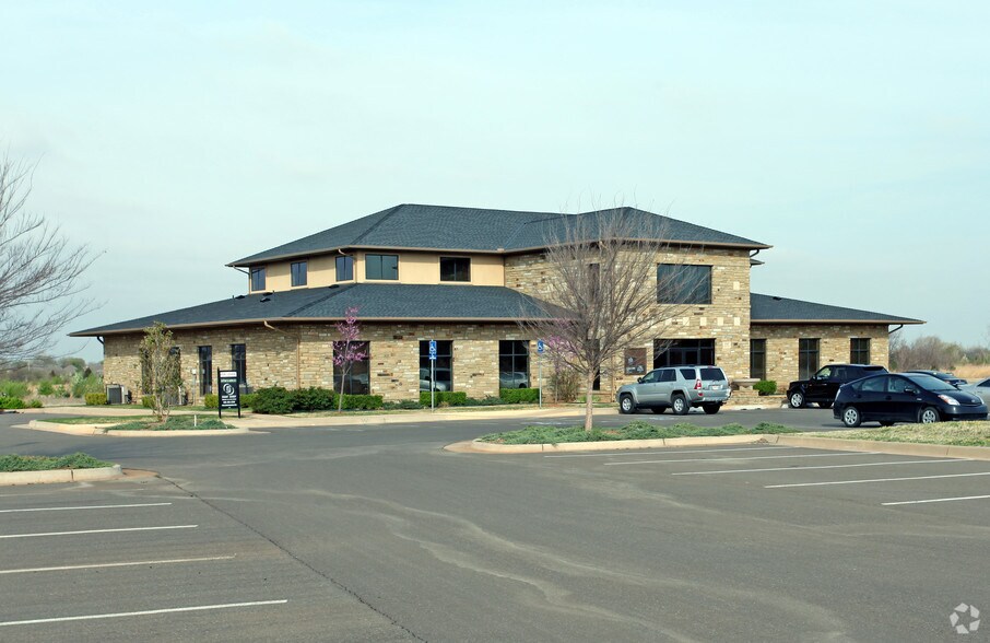 More Photos Of 2529 S Kelly Ave, Edmond Office For Lease