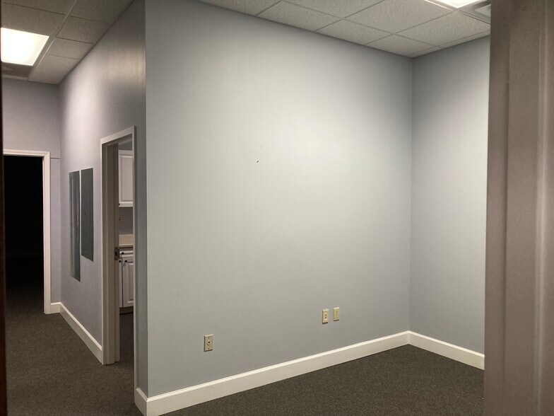 More Photos Of 1500 Mahan Dr, Tallahassee Office For Lease