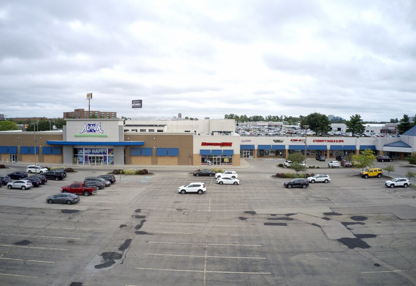 More Photos Of 4744-4800 Fields Ertel Rd, Cincinnati General Retail For Lease