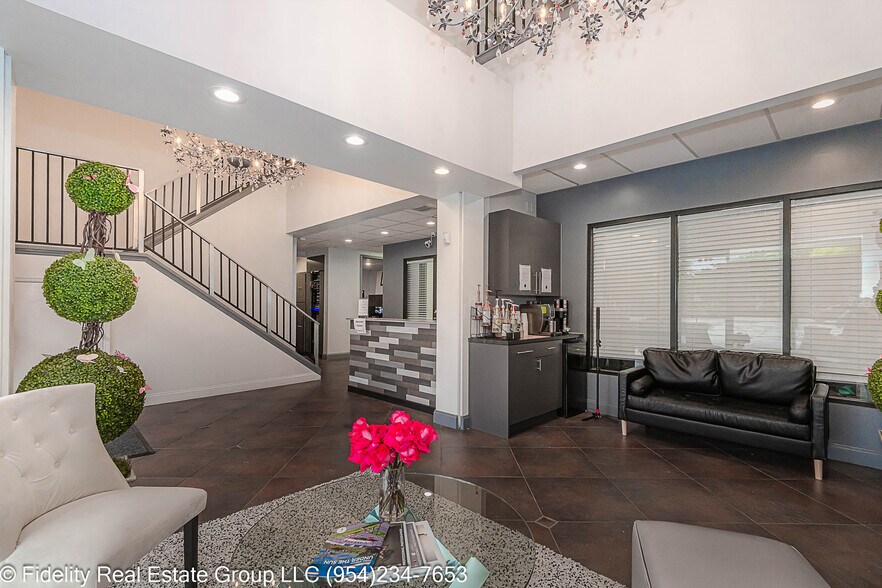 More Photos Of 3650 Coral Ridge Dr, Coral Springs Light Manufacturing For Sale