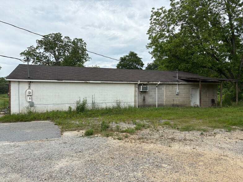 More Photos Of 302 W Broad St, Iva Restaurant For Lease