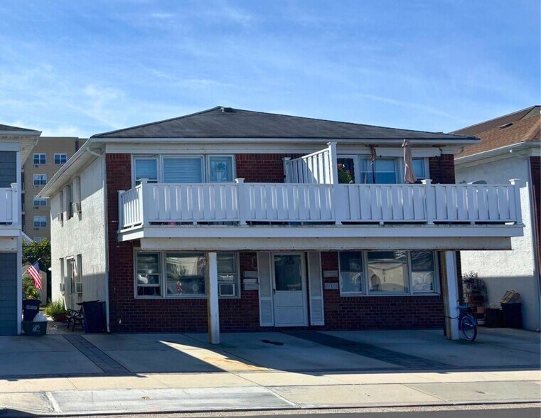 More Photos Of , Long Beach Multifamily For Sale