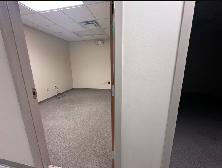 More Photos Of 2400 S Main St, Corbin Flex For Sale