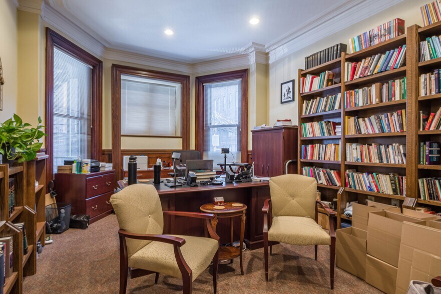 More Photos Of 298-300 Newbury St, Boston Schools For Sale