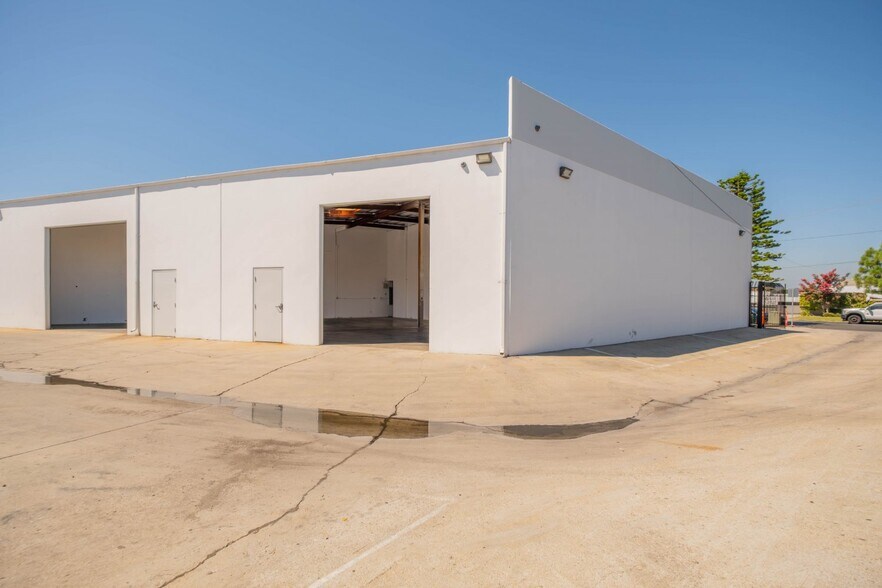 More Photos Of 14640 Industry Cir, La Mirada Warehouse For Sale