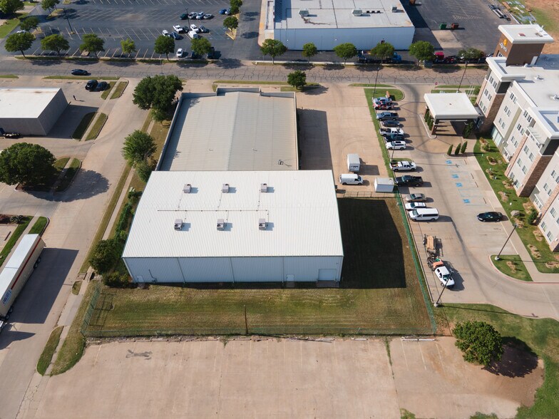 More Photos Of 2515 E Montgomery Pl, Wichita Falls Freestanding For Sale