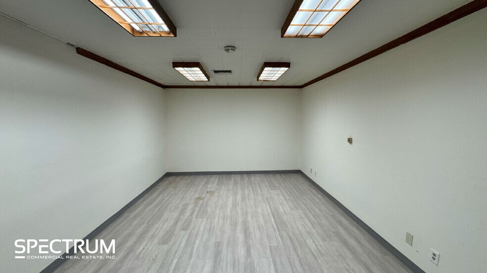 More Photos Of 7845-7849 Canoga Ave, Canoga Park Warehouse For Lease